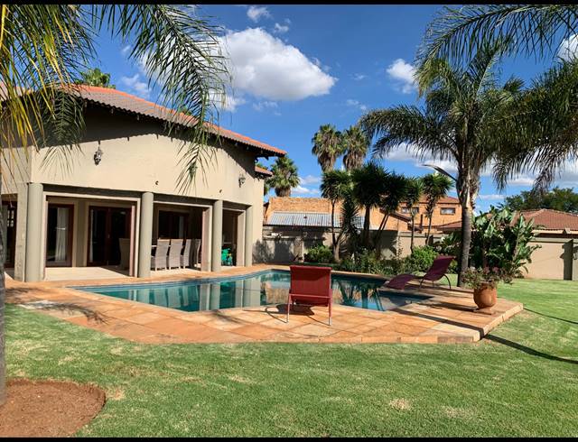 5 BEDROOM HOUSE FOR SALE IN GREENHILLS
